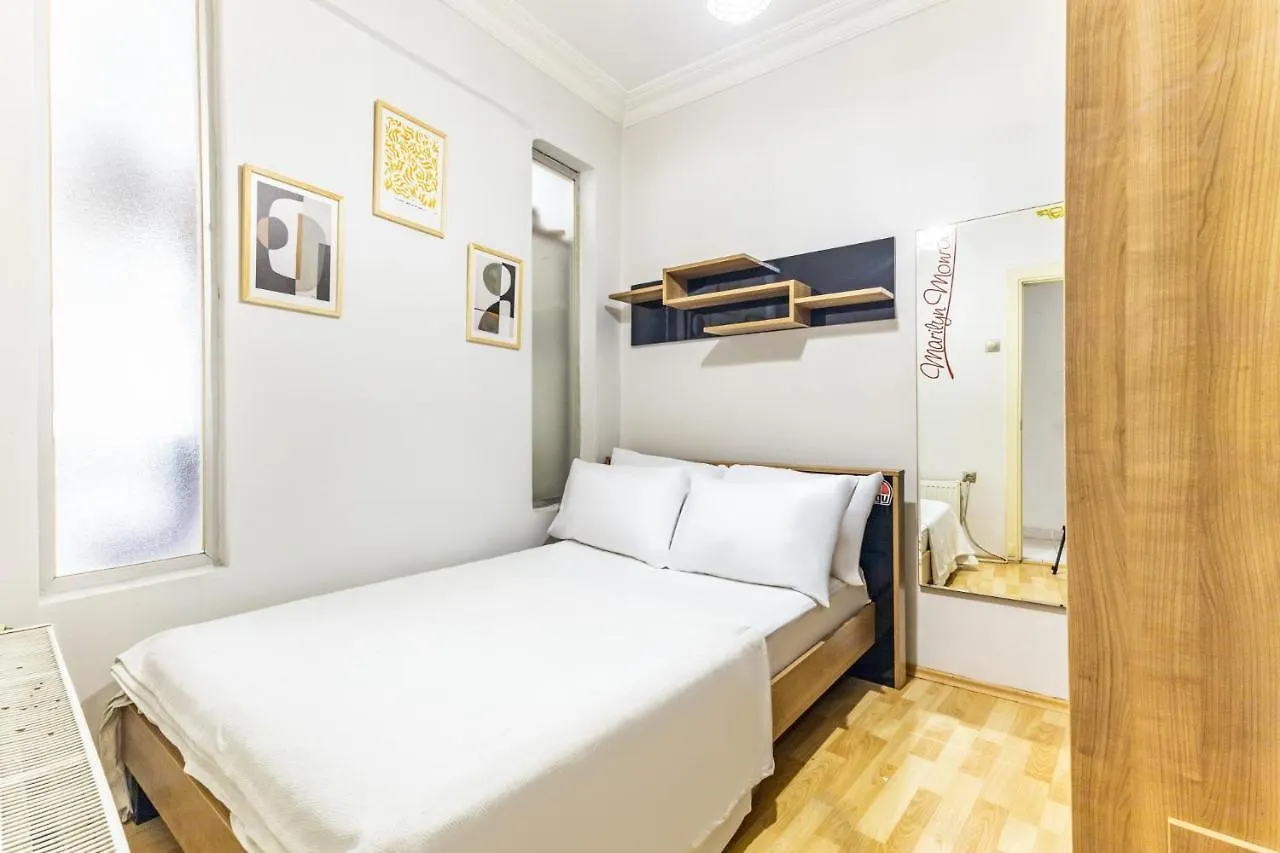 Chic Flat W Balcony 5 Min To Dolmabahce Palace Daire İstanbul