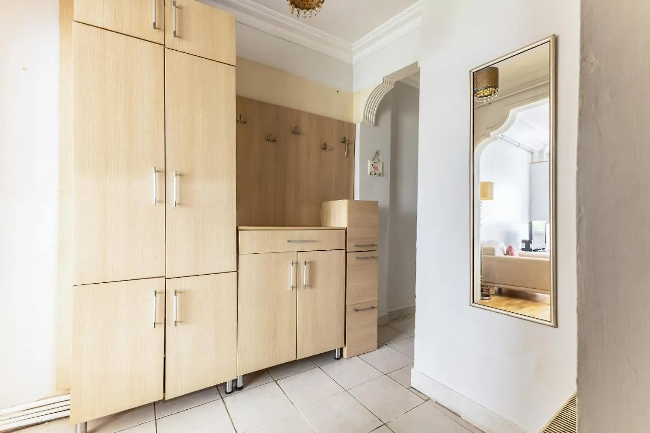 Chic Flat W Balcony 5 Min To Dolmabahce Palace Lägenhet Istanbul